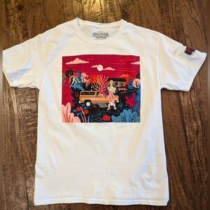 Stranger Things white tee with abstract Graphic unisex Size Medium